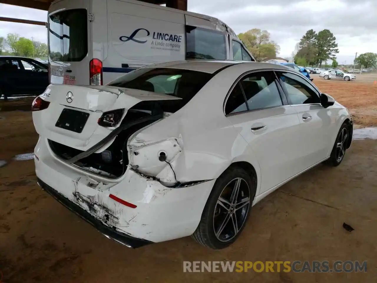 4 Photograph of a damaged car WDD3G4EB3KW000431 MERCEDES-BENZ A-CLASS 2019