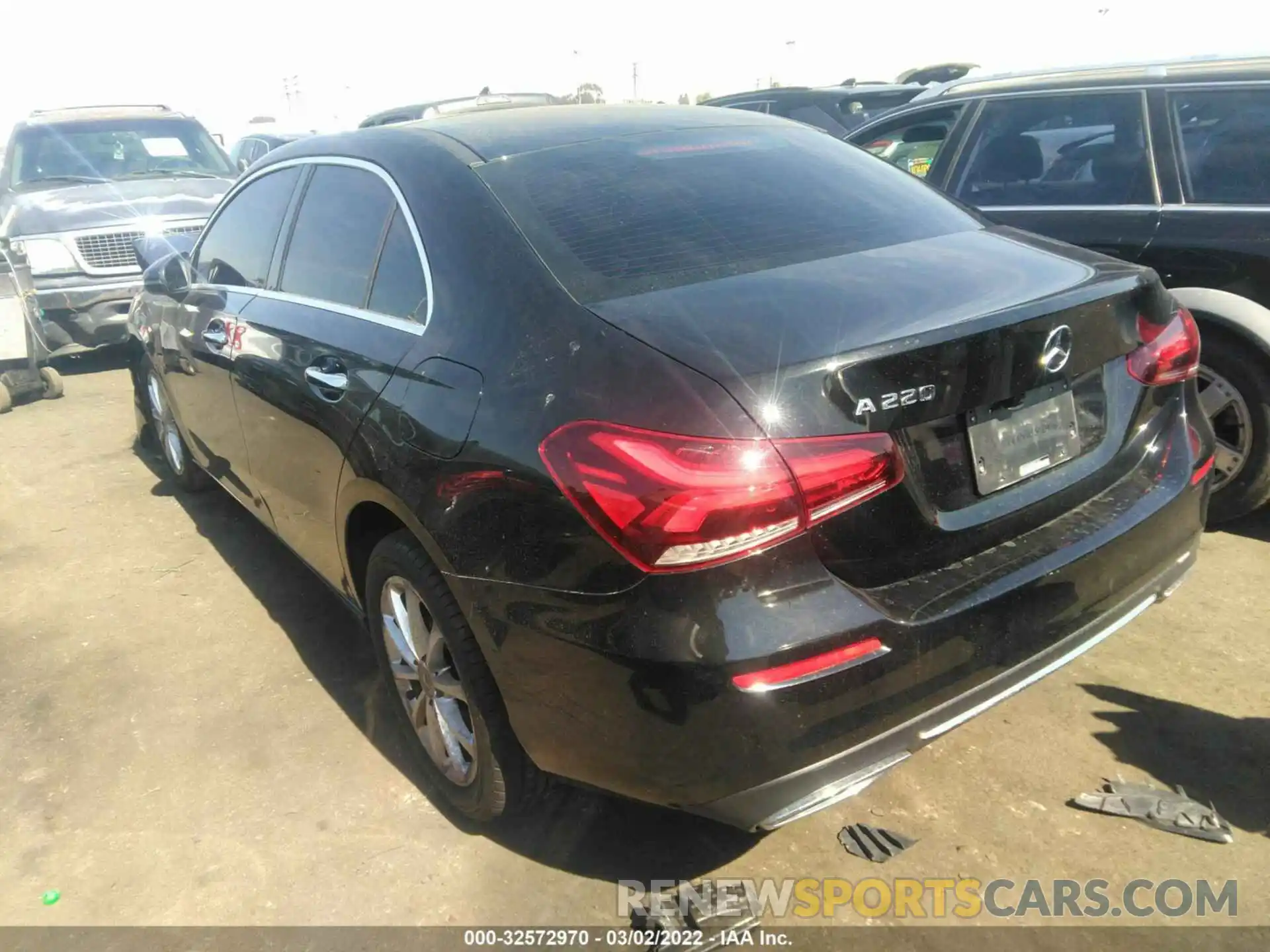 3 Photograph of a damaged car WDD3G4EB3KW001384 MERCEDES-BENZ A-CLASS 2019