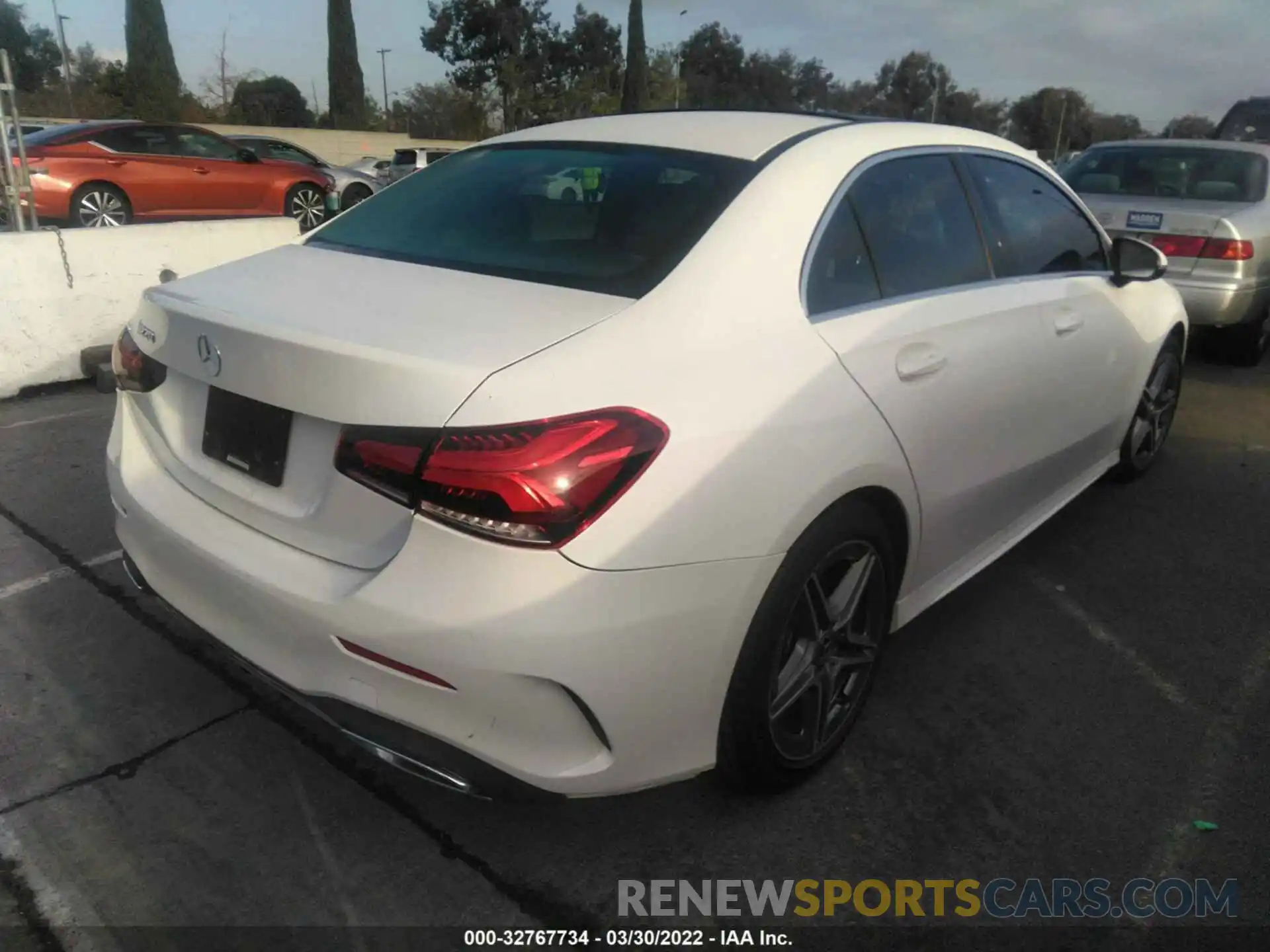 4 Photograph of a damaged car WDD3G4EB3KW005502 MERCEDES-BENZ A-CLASS 2019