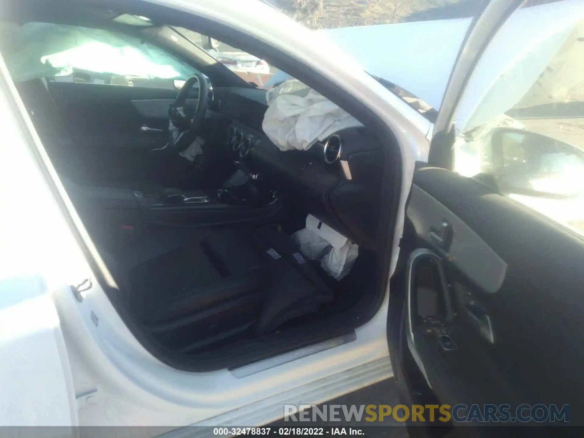 5 Photograph of a damaged car WDD3G4EB3KW020629 MERCEDES-BENZ A-CLASS 2019