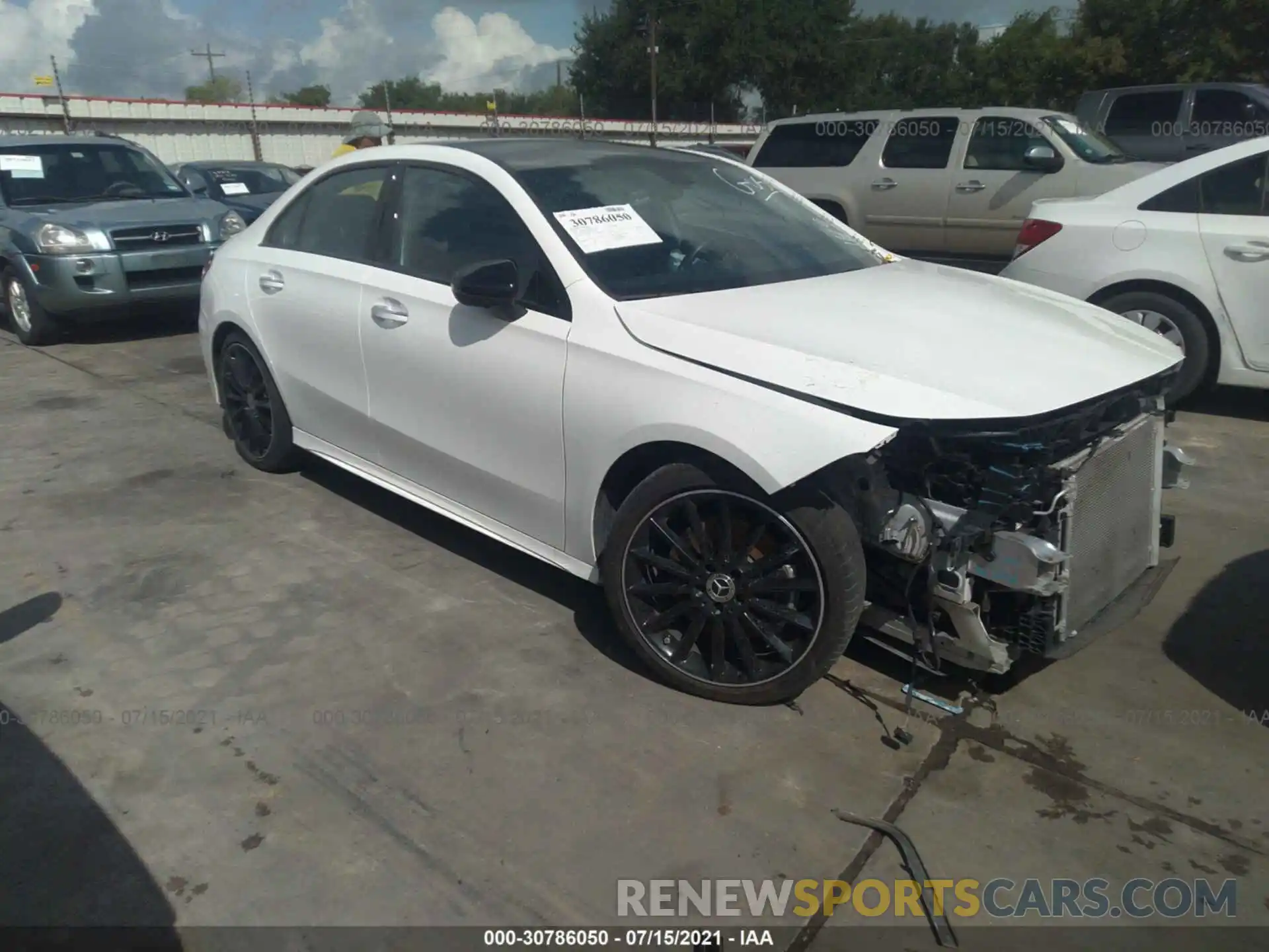 1 Photograph of a damaged car WDD3G4EB3KW022784 MERCEDES-BENZ A-CLASS 2019