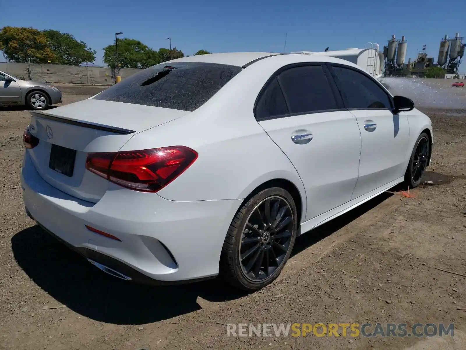 4 Фотография поврежденного автомобиля WDD3G4EB3KW025183 MERCEDES-BENZ A-CLASS 2019