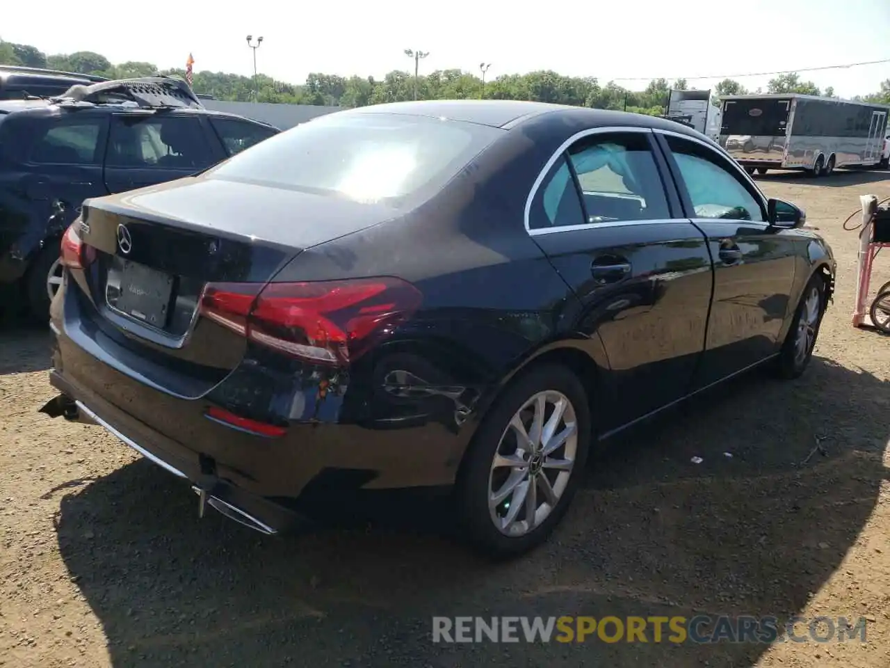 4 Photograph of a damaged car WDD3G4EB3KW028780 MERCEDES-BENZ A-CLASS 2019