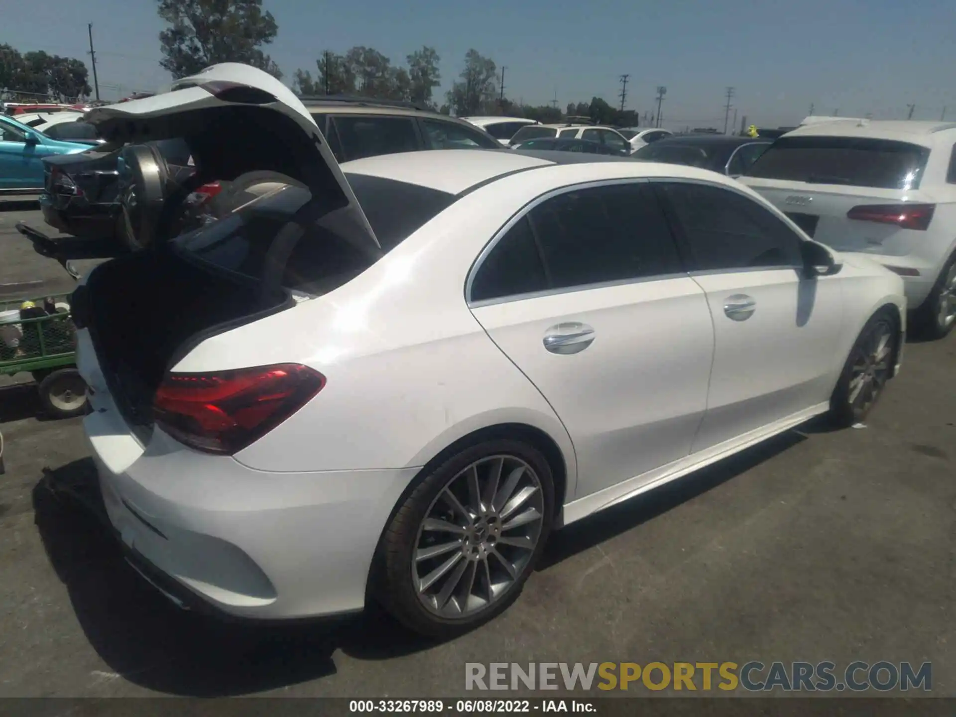 4 Photograph of a damaged car WDD3G4EB4KW006688 MERCEDES-BENZ A-CLASS 2019