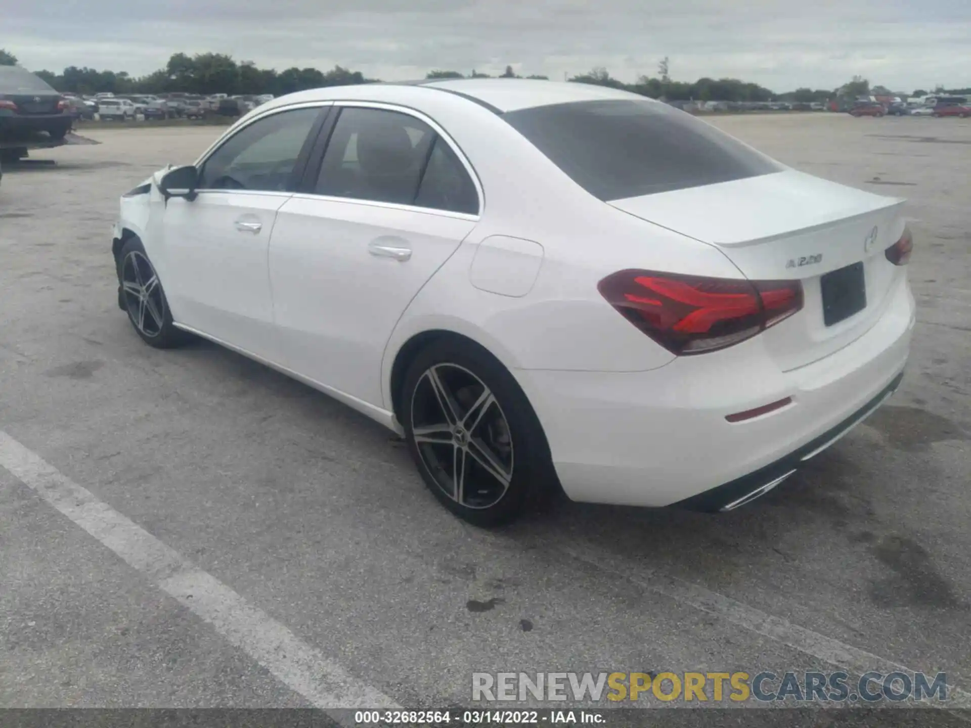 3 Photograph of a damaged car WDD3G4EB5KW000611 MERCEDES-BENZ A-CLASS 2019