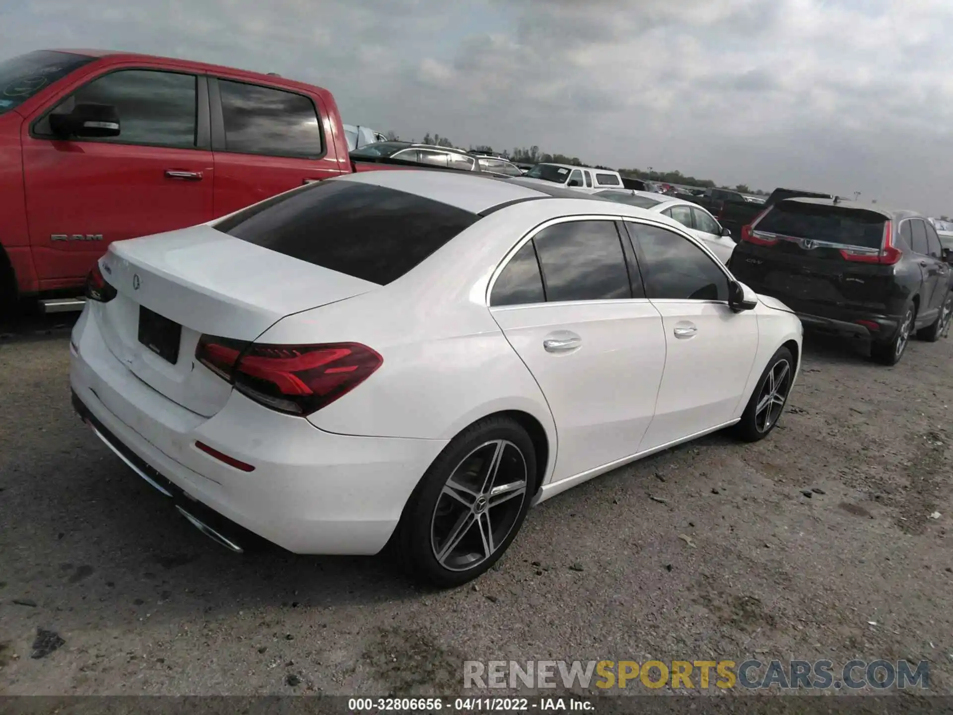 4 Photograph of a damaged car WDD3G4EB5KW009549 MERCEDES-BENZ A-CLASS 2019