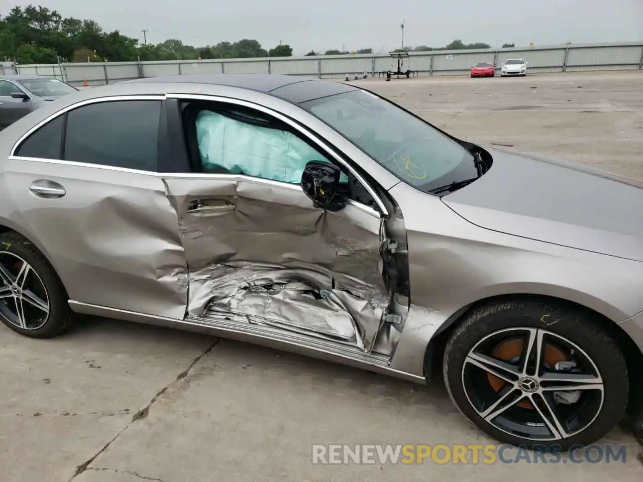 9 Photograph of a damaged car WDD3G4EB5KW017974 MERCEDES-BENZ A-CLASS 2019