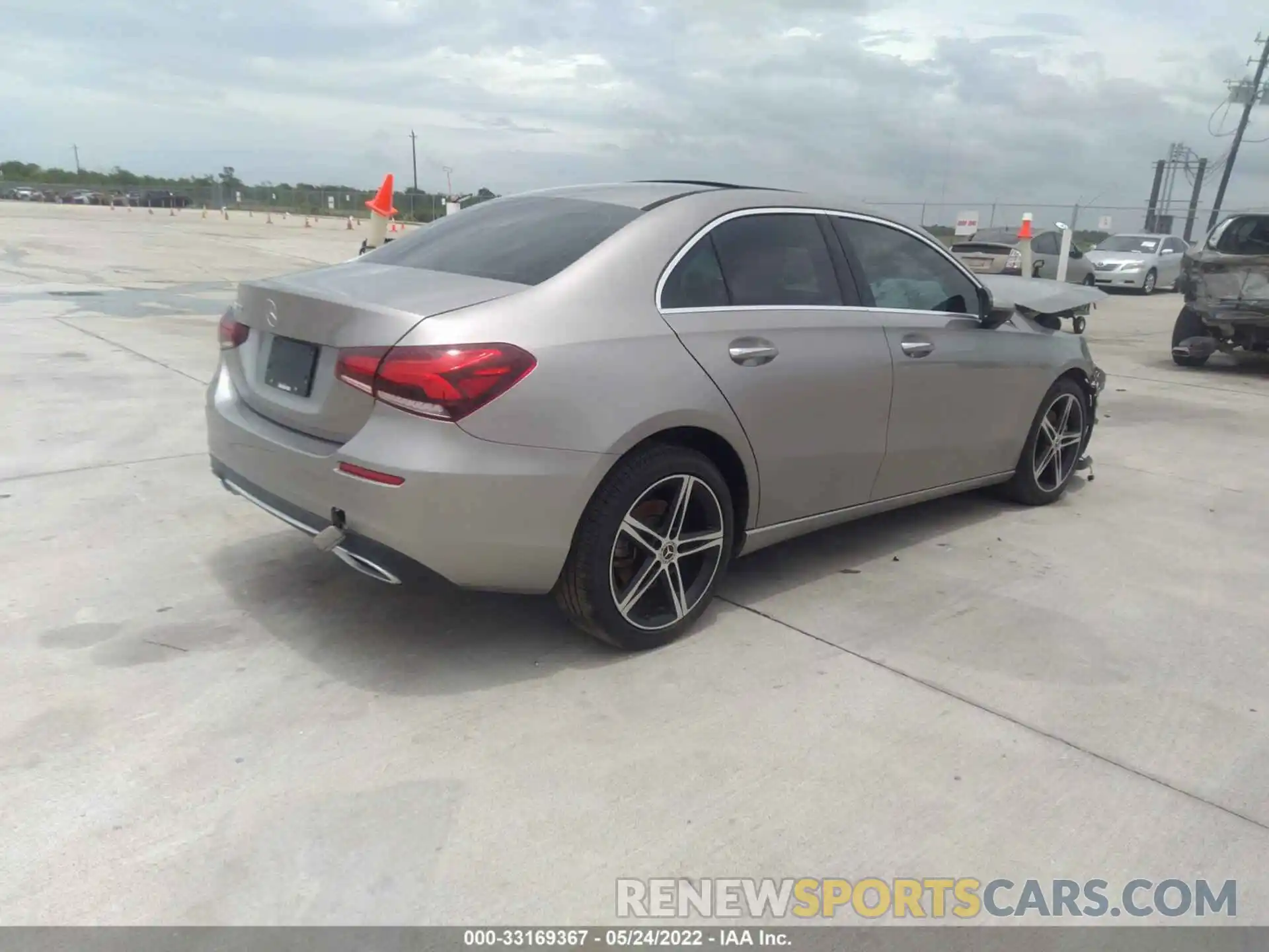 4 Photograph of a damaged car WDD3G4EB5KW035374 MERCEDES-BENZ A-CLASS 2019