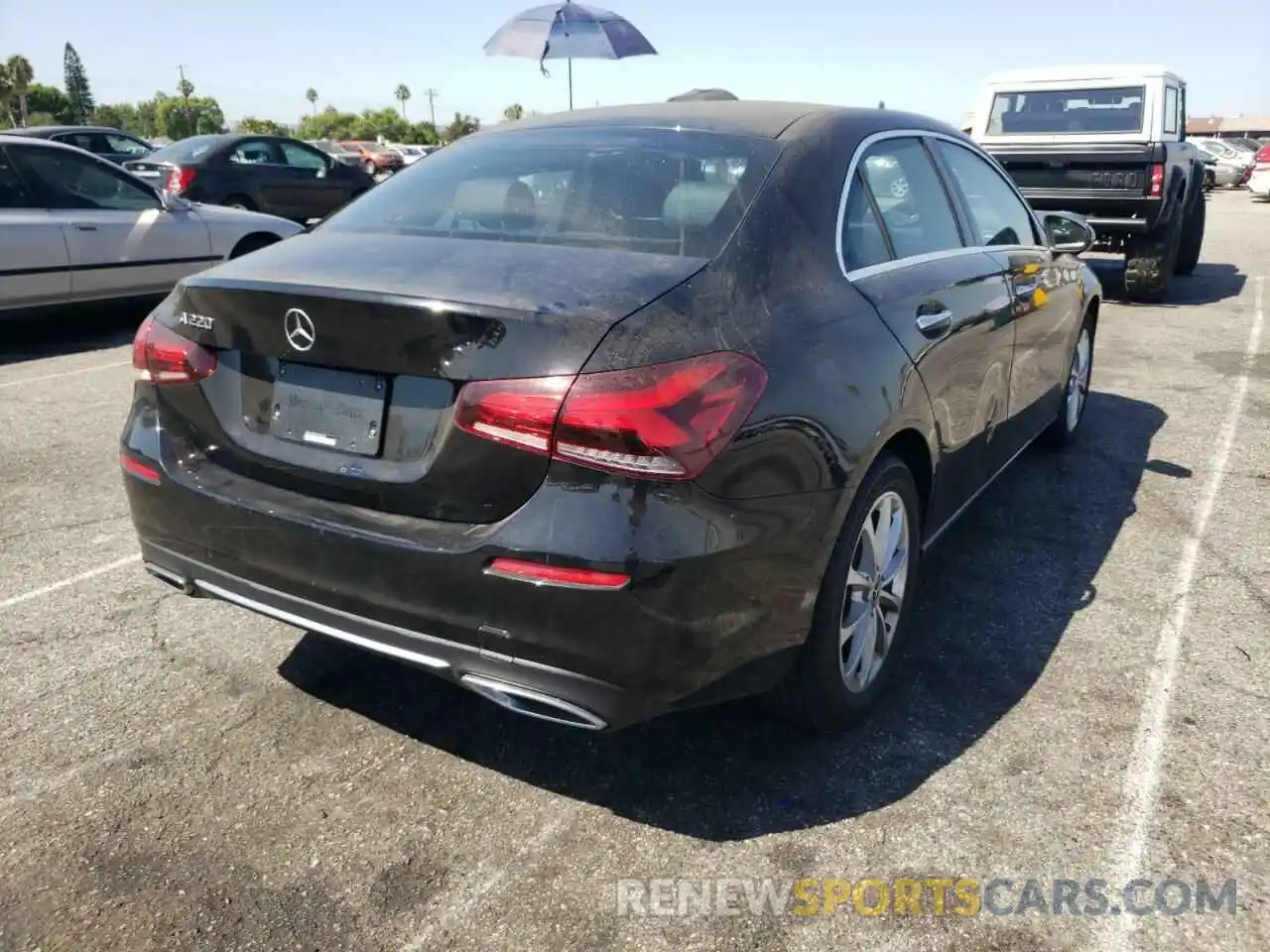 4 Photograph of a damaged car WDD3G4EB6KW018907 MERCEDES-BENZ A-CLASS 2019