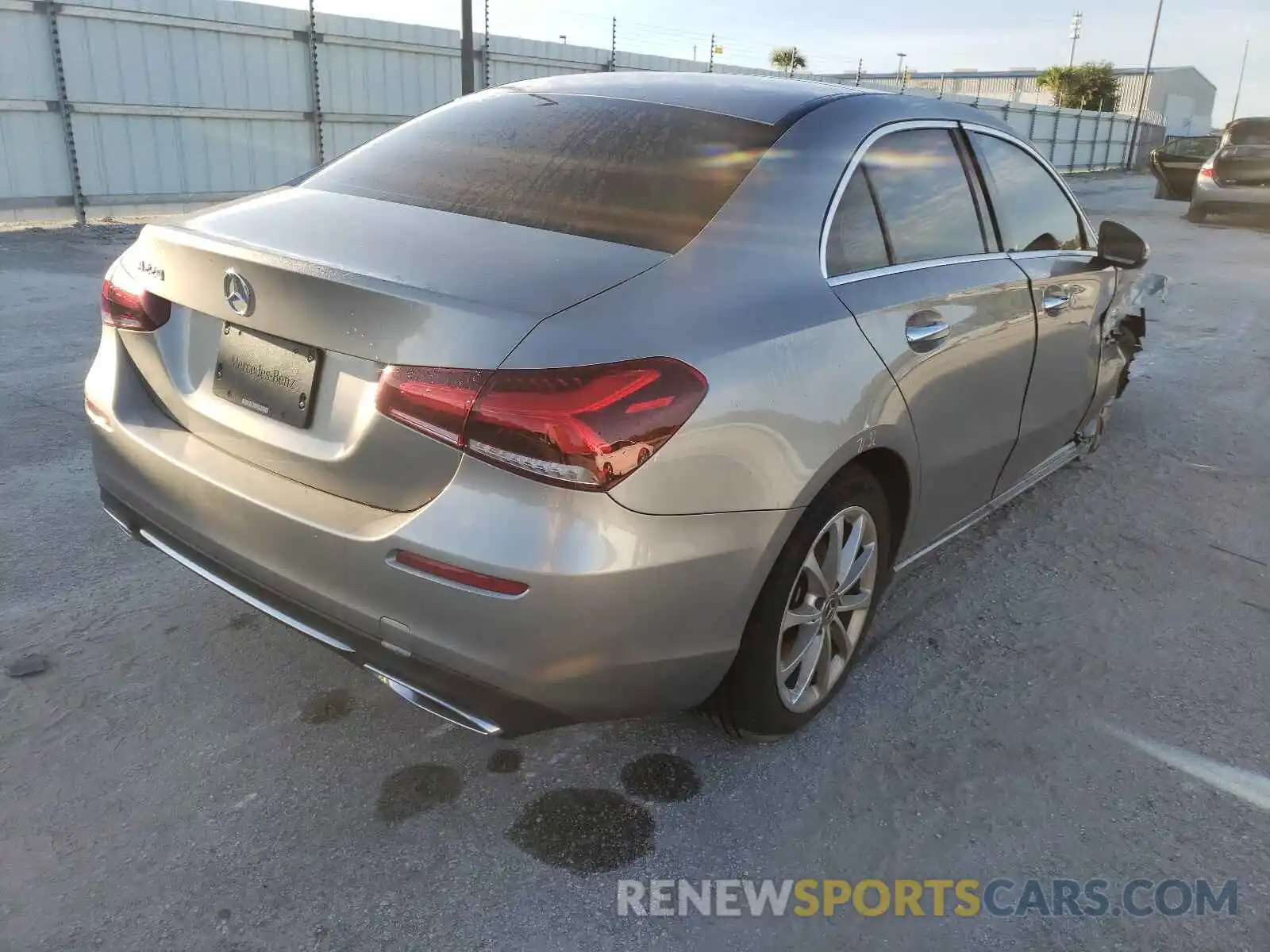 4 Photograph of a damaged car WDD3G4EB6KW025016 MERCEDES-BENZ A-CLASS 2019