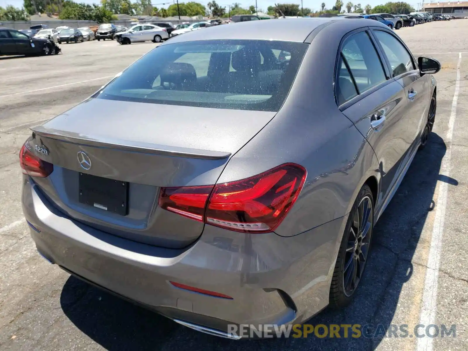 4 Photograph of a damaged car WDD3G4EB6KW025873 MERCEDES-BENZ A-CLASS 2019