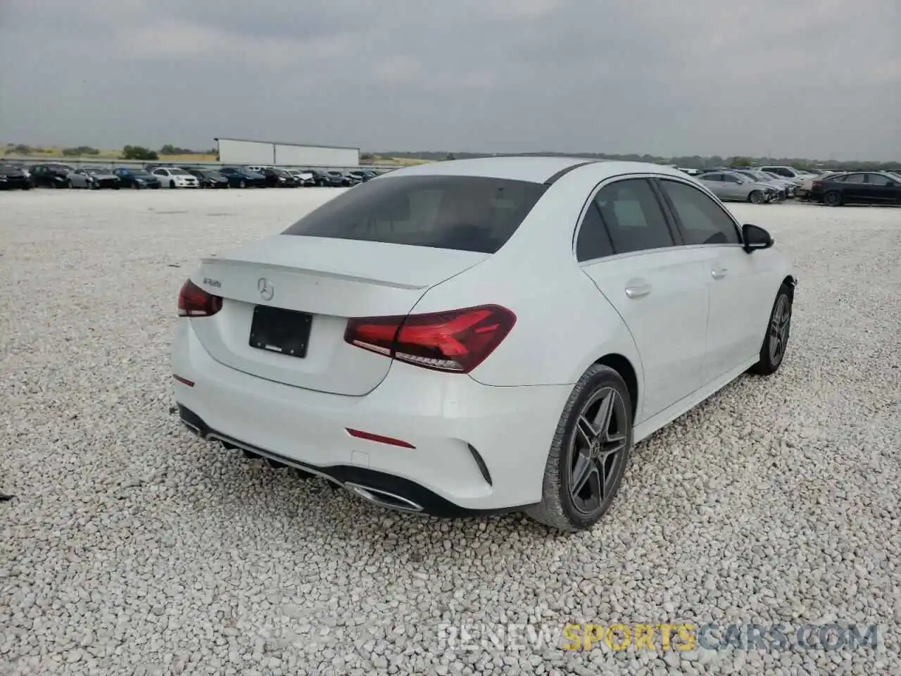 4 Фотография поврежденного автомобиля WDD3G4EB6KW032905 MERCEDES-BENZ A-CLASS 2019