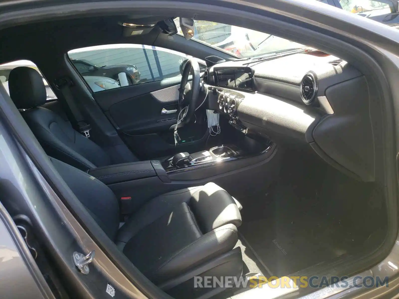 5 Photograph of a damaged car WDD3G4EB7KW006023 MERCEDES-BENZ A-CLASS 2019