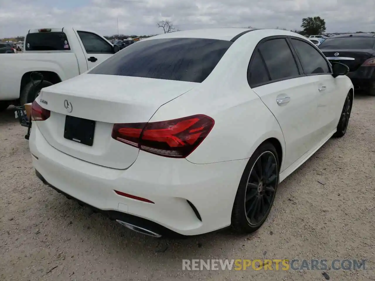 4 Photograph of a damaged car WDD3G4EB7KW010962 MERCEDES-BENZ A-CLASS 2019