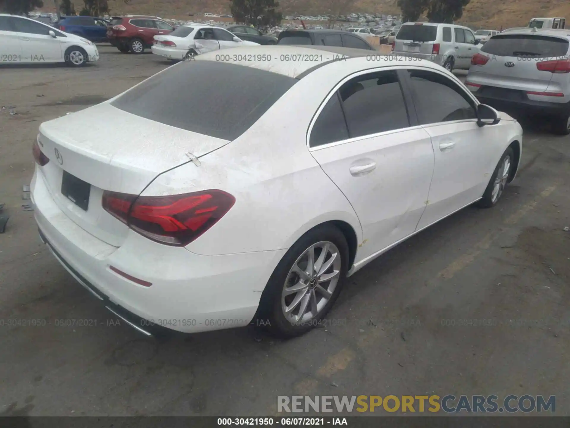 4 Photograph of a damaged car WDD3G4EB7KW018088 MERCEDES-BENZ A-CLASS 2019