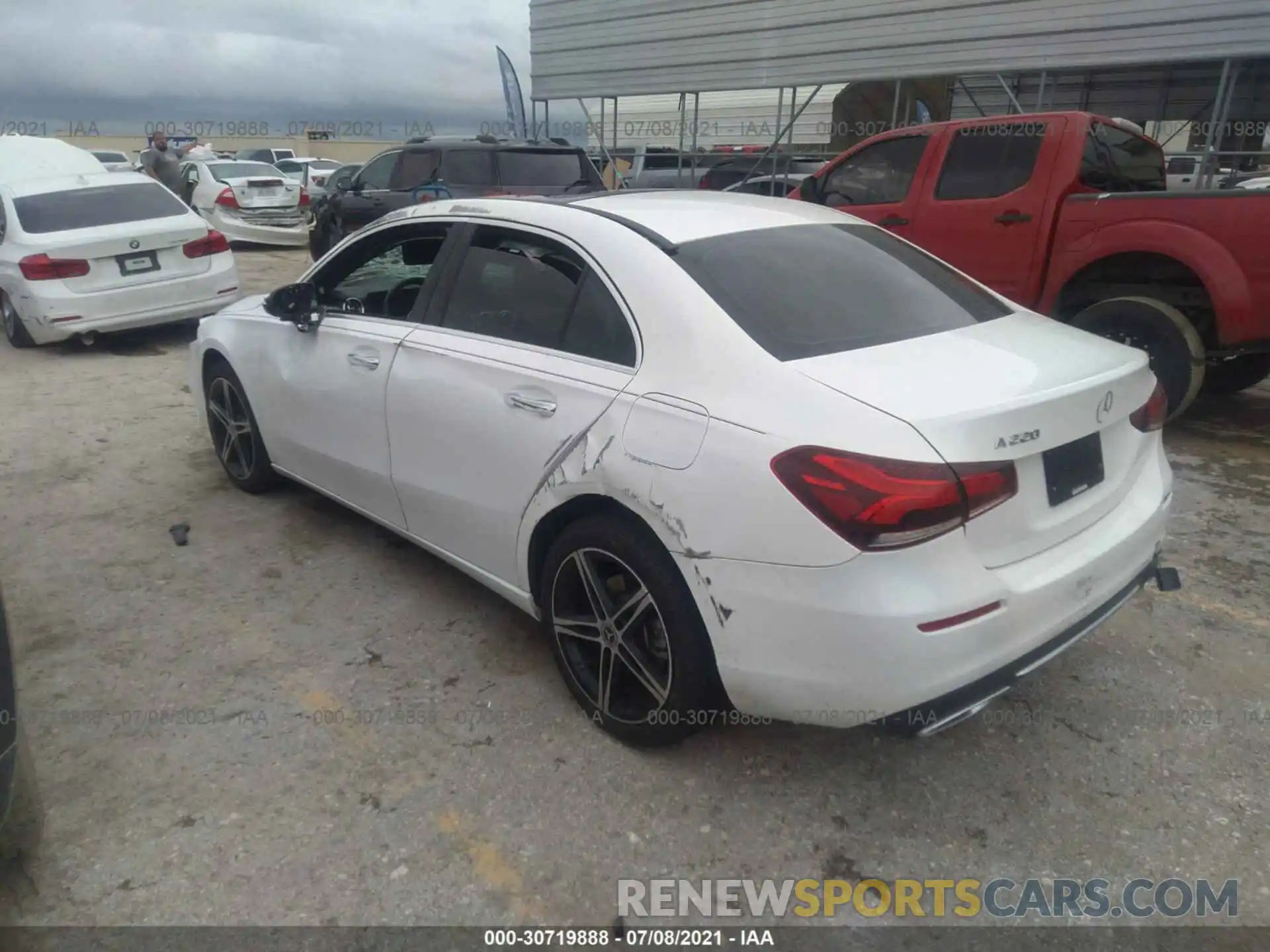 3 Photograph of a damaged car WDD3G4EB7KW020407 MERCEDES-BENZ A-CLASS 2019