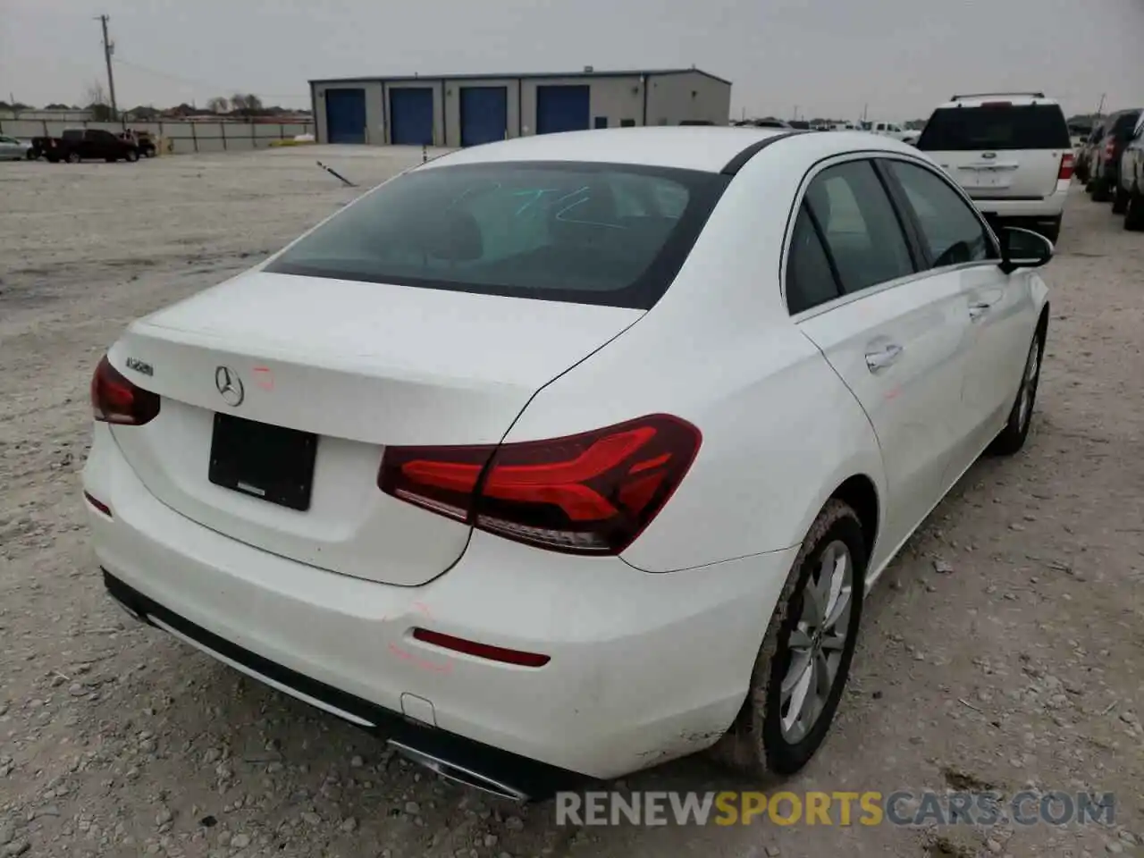 4 Photograph of a damaged car WDD3G4EB7KW029043 MERCEDES-BENZ A-CLASS 2019