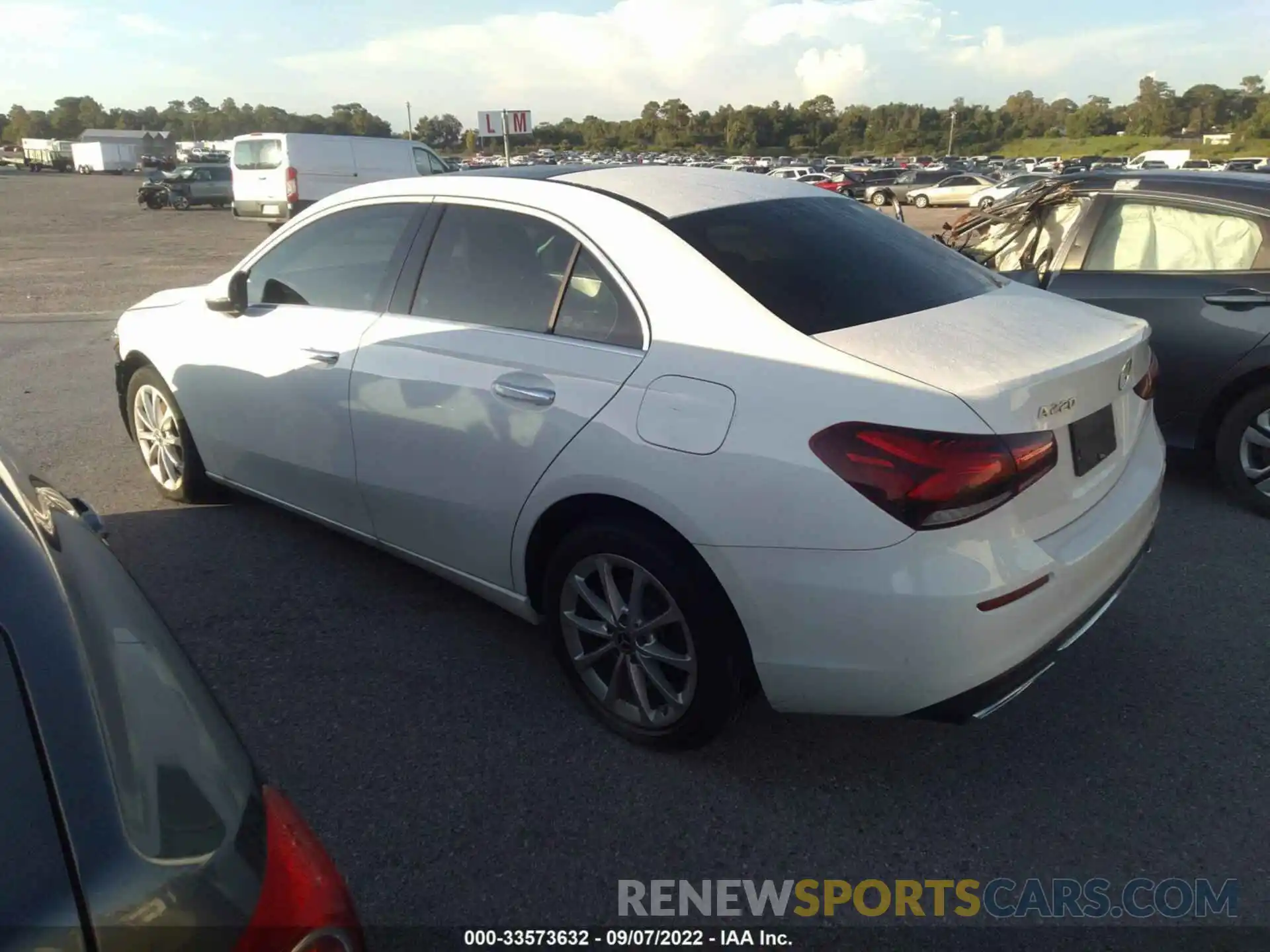 3 Photograph of a damaged car WDD3G4EB8KW001185 MERCEDES-BENZ A-CLASS 2019