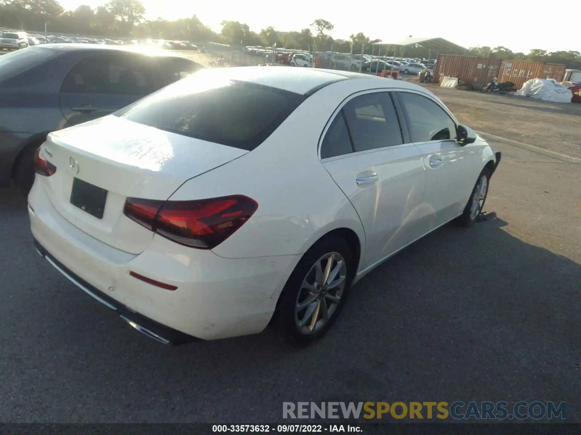 4 Photograph of a damaged car WDD3G4EB8KW001185 MERCEDES-BENZ A-CLASS 2019