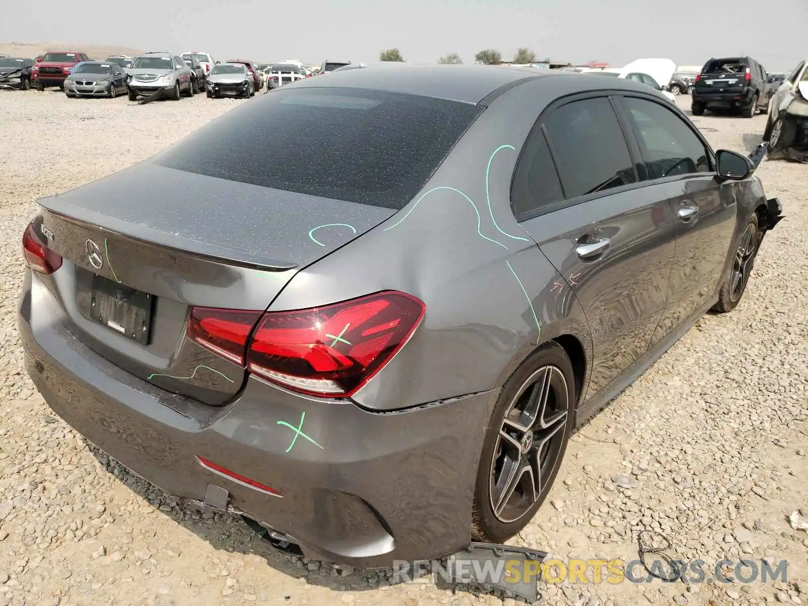 4 Фотография поврежденного автомобиля WDD3G4EB8KW001686 MERCEDES-BENZ A-CLASS 2019