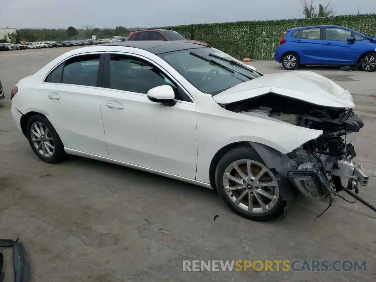 4 Photograph of a damaged car WDD3G4EB8KW002482 MERCEDES-BENZ A-CLASS 2019