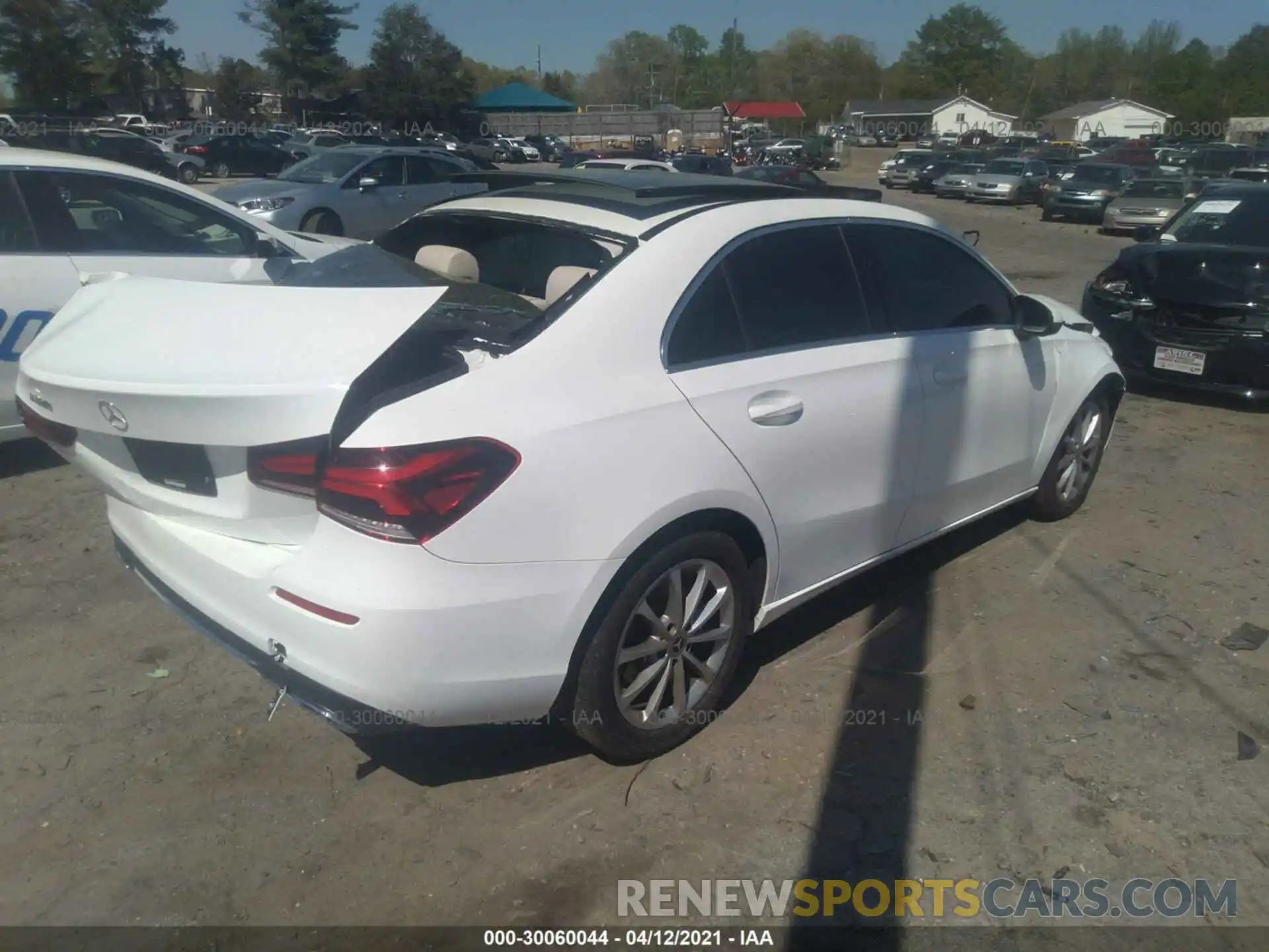 4 Photograph of a damaged car WDD3G4EB8KW007178 MERCEDES-BENZ A-CLASS 2019