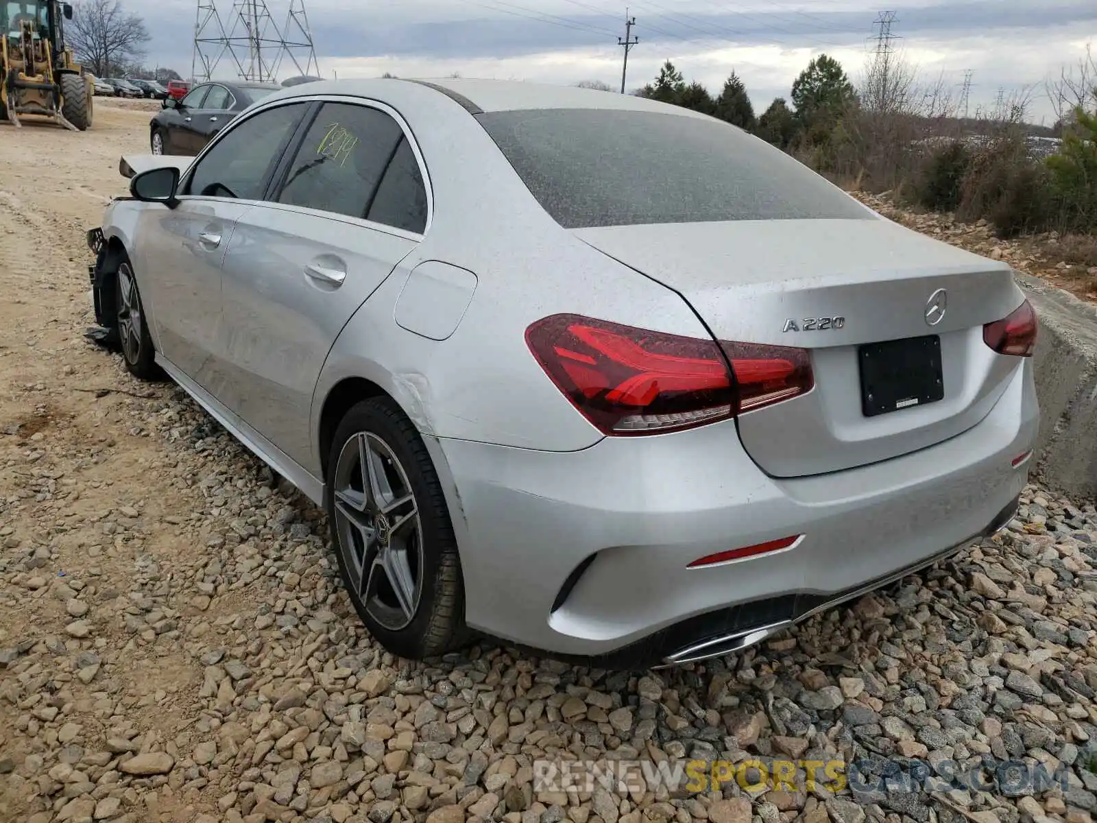 3 Фотография поврежденного автомобиля WDD3G4EB8KW012526 MERCEDES-BENZ A-CLASS 2019