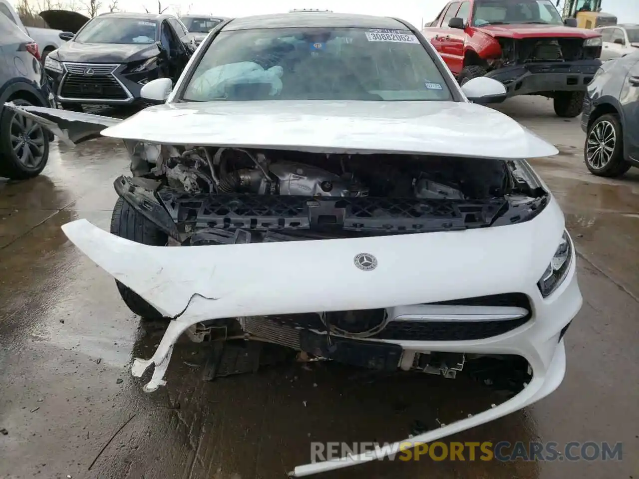 9 Photograph of a damaged car WDD3G4EB8KW012817 MERCEDES-BENZ A-CLASS 2019