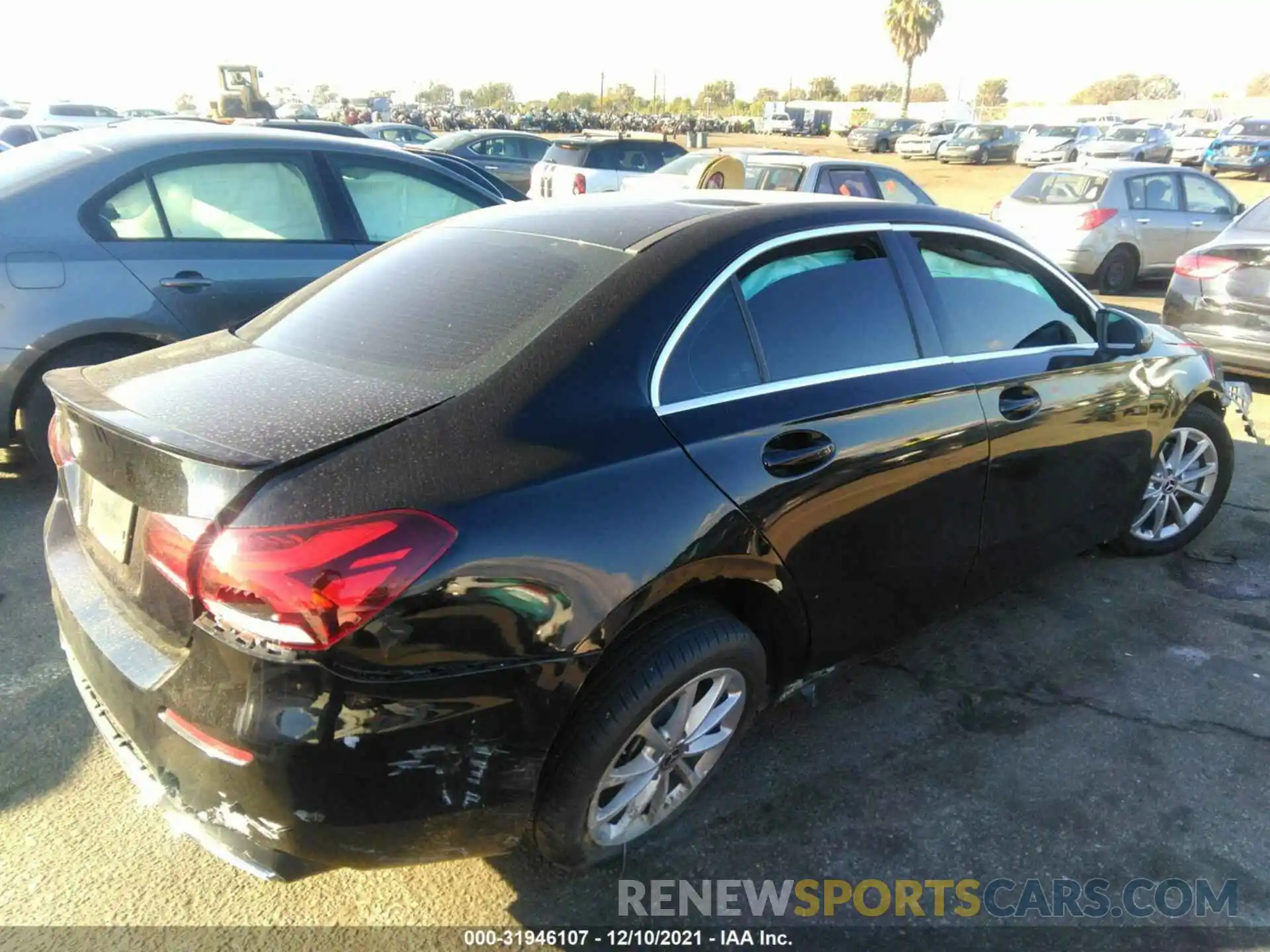 4 Photograph of a damaged car WDD3G4EB8KW018715 MERCEDES-BENZ A-CLASS 2019