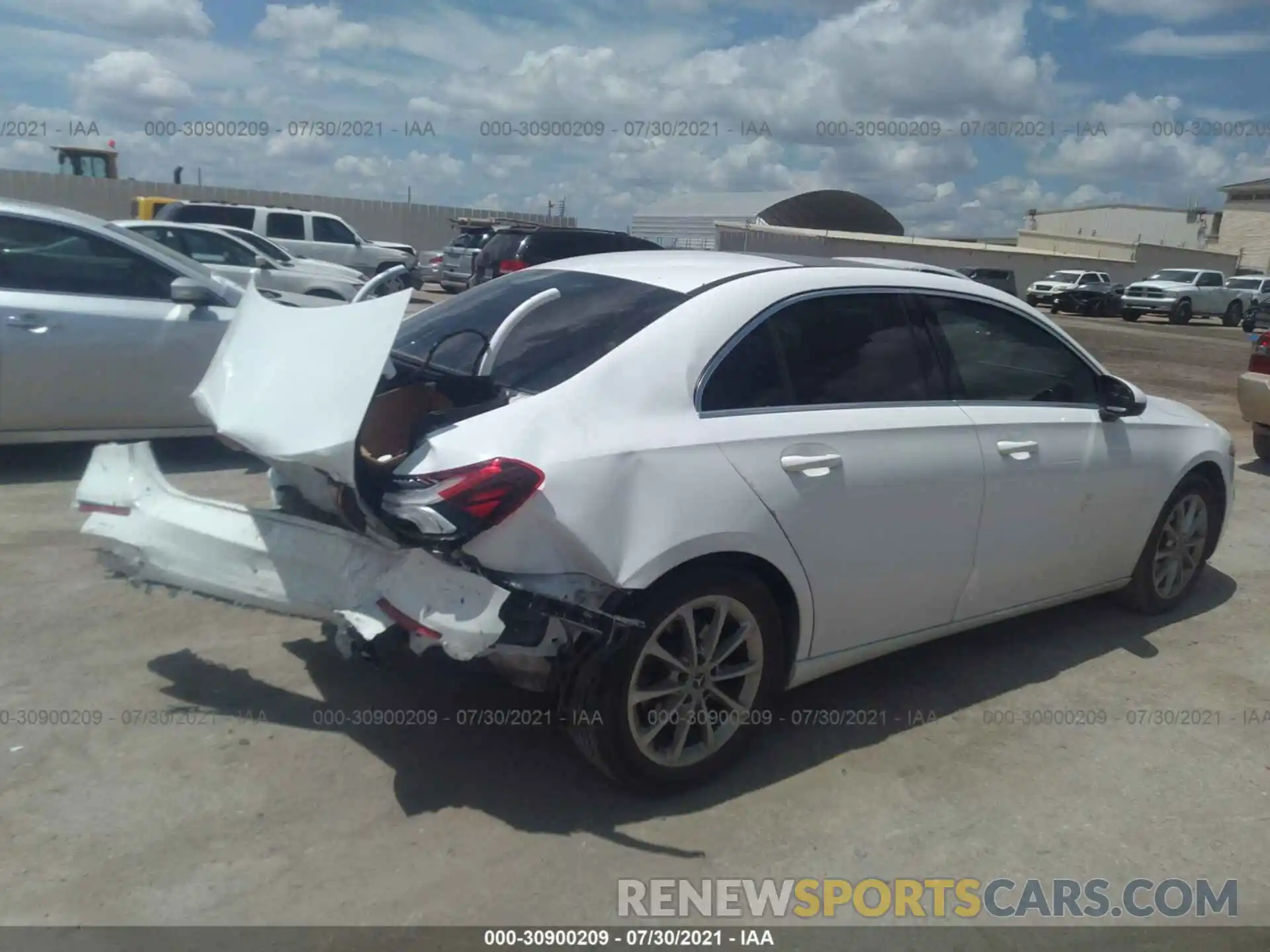 4 Photograph of a damaged car WDD3G4EB8KW020805 MERCEDES-BENZ A-CLASS 2019