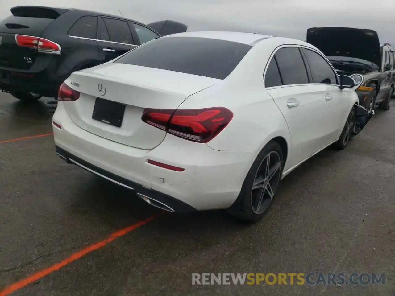 4 Photograph of a damaged car WDD3G4EB8KW022229 MERCEDES-BENZ A-CLASS 2019