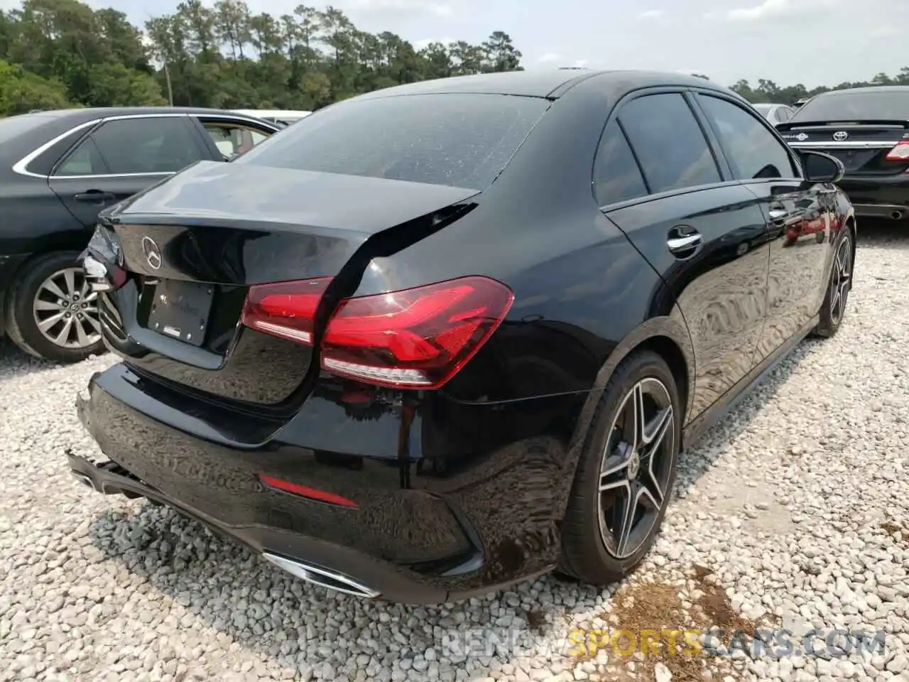 4 Photograph of a damaged car WDD3G4EB8KW025437 MERCEDES-BENZ A-CLASS 2019