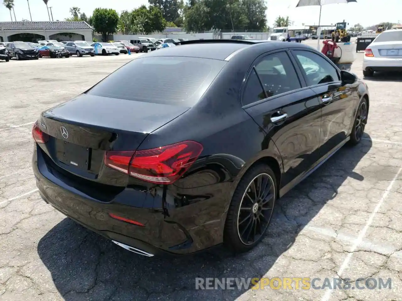 4 Photograph of a damaged car WDD3G4EB9KW015497 MERCEDES-BENZ A-CLASS 2019