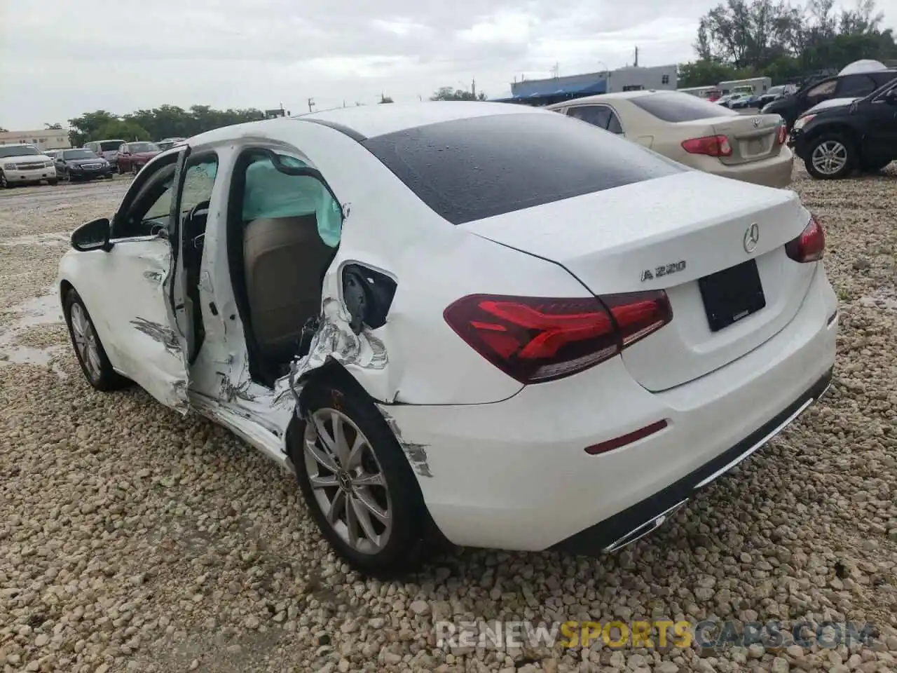 3 Фотография поврежденного автомобиля WDD3G4EB9KW023292 MERCEDES-BENZ A-CLASS 2019