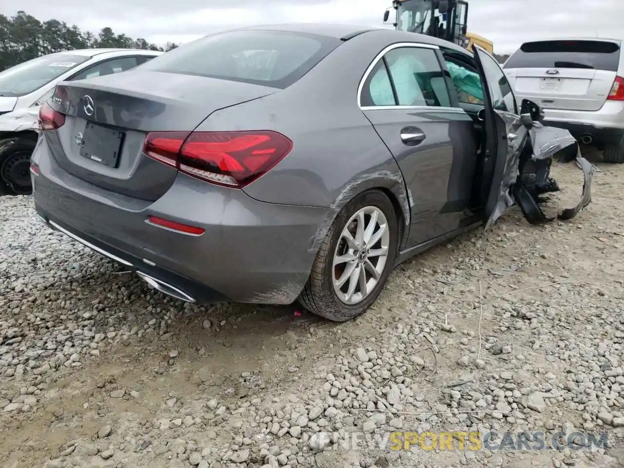 4 Photograph of a damaged car WDD3G4EB9KW026645 MERCEDES-BENZ A-CLASS 2019