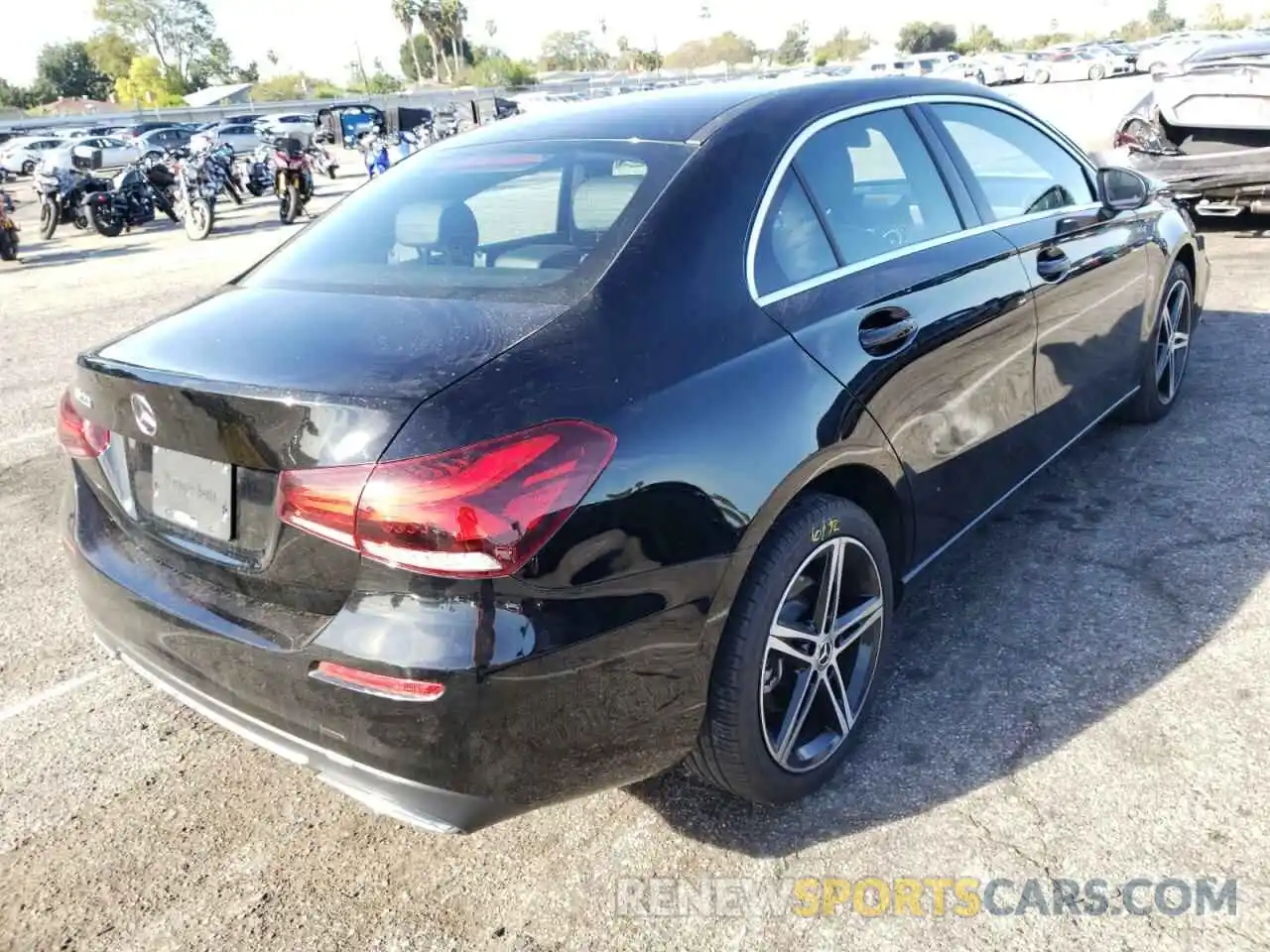 4 Photograph of a damaged car WDD3G4EB9KW033028 MERCEDES-BENZ A-CLASS 2019