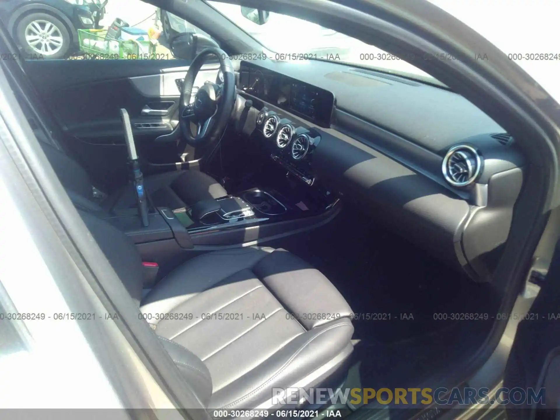 5 Photograph of a damaged car WDD3G4EB9KW035488 MERCEDES-BENZ A-CLASS 2019