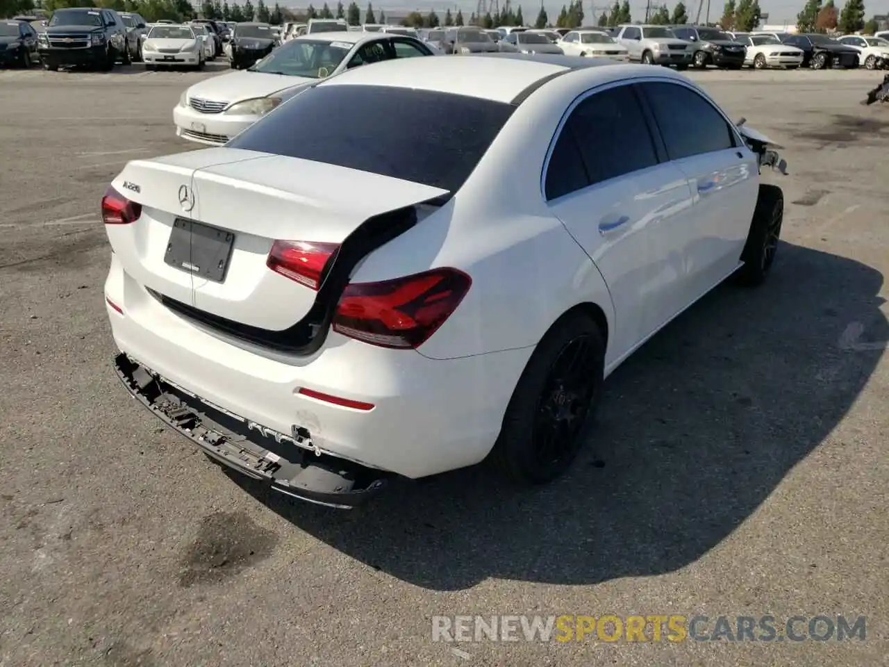 4 Photograph of a damaged car WDD3G4EBXKW002015 MERCEDES-BENZ A-CLASS 2019