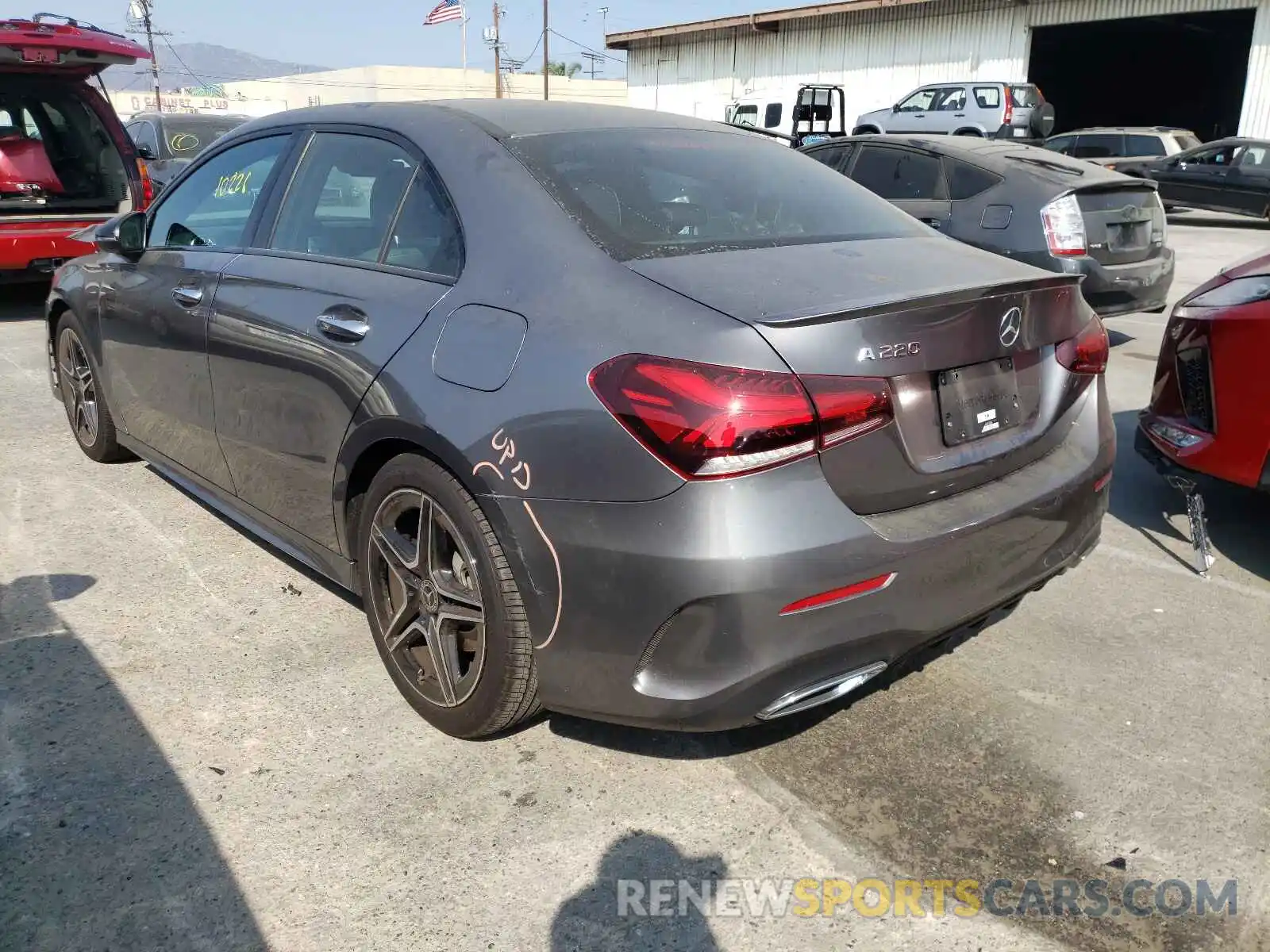 3 Photograph of a damaged car WDD3G4EBXKW002208 MERCEDES-BENZ A-CLASS 2019