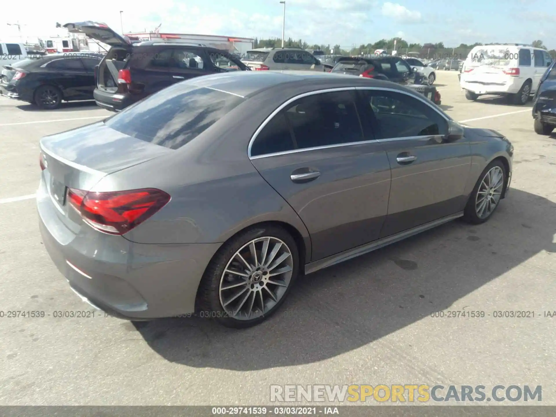 4 Photograph of a damaged car WDD3G4EBXKW011992 MERCEDES-BENZ A-CLASS 2019