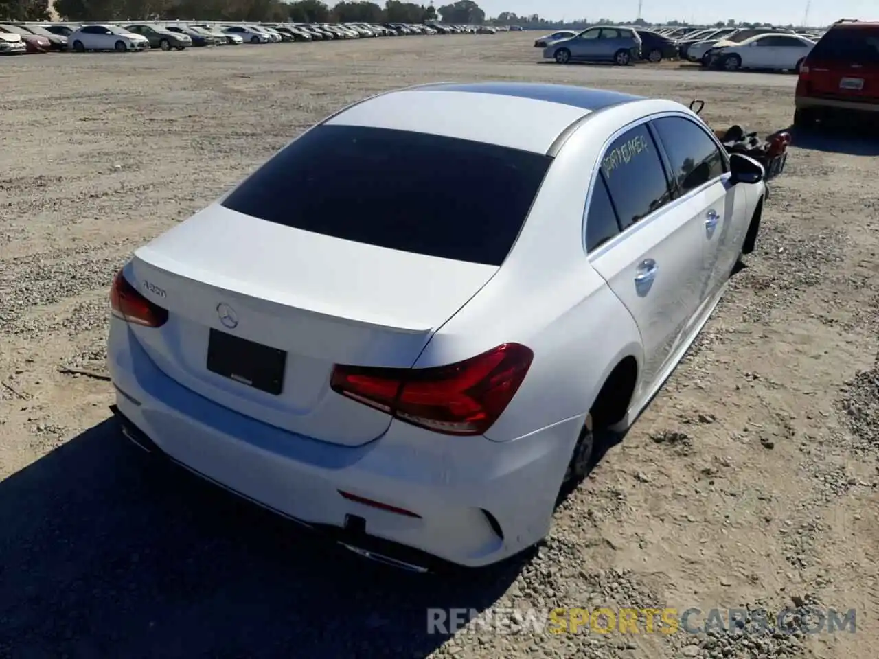 4 Фотография поврежденного автомобиля WDD3G4EBXKW017842 MERCEDES-BENZ A-CLASS 2019