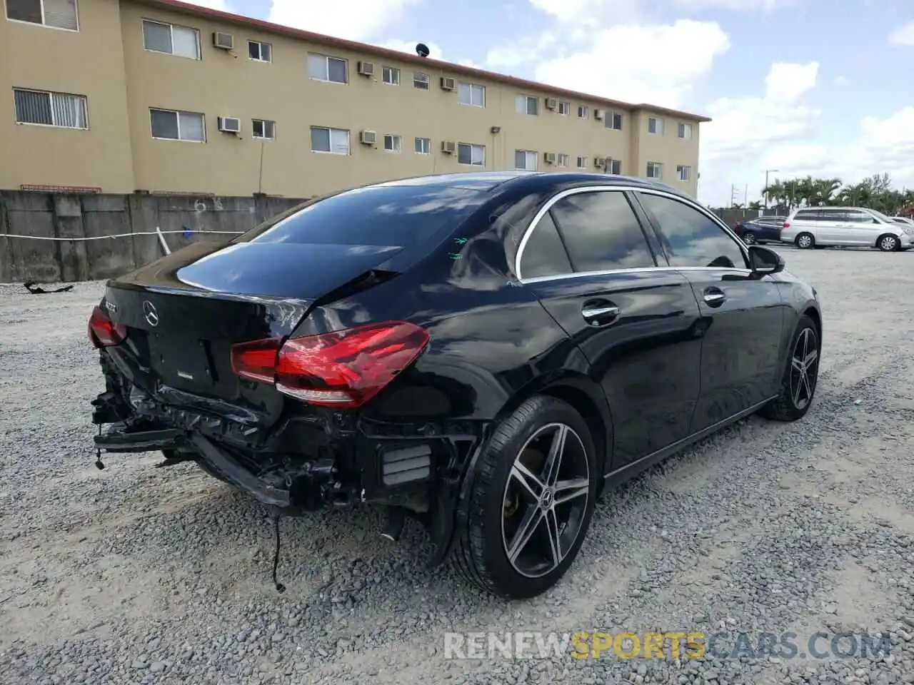 4 Photograph of a damaged car WDD3G4EBXKW019932 MERCEDES-BENZ A-CLASS 2019