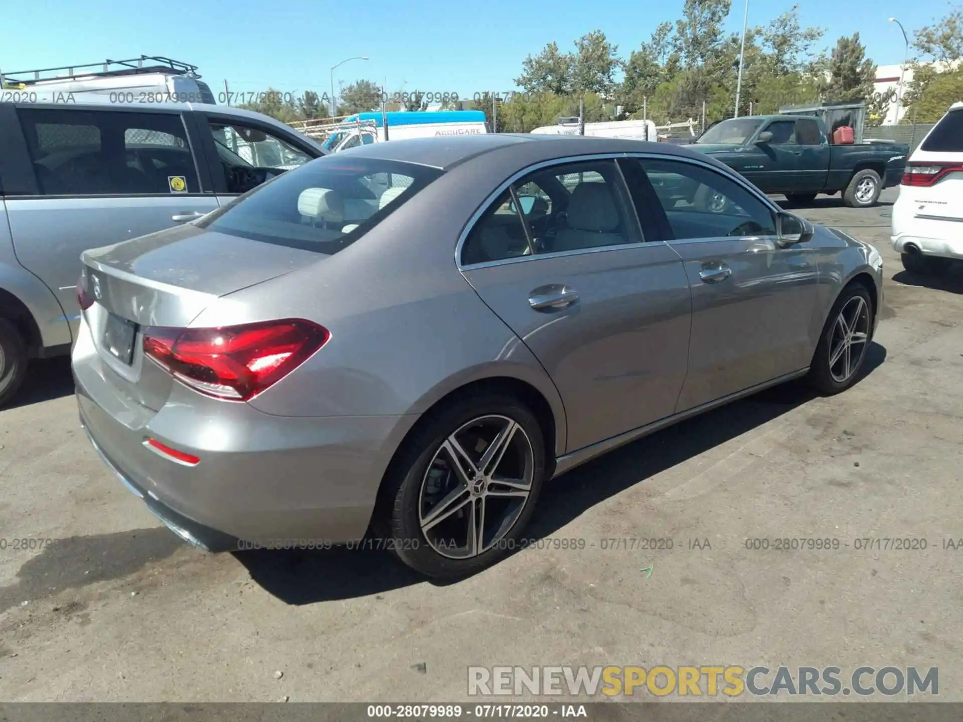 4 Photograph of a damaged car WDD3G4EBXKW019946 MERCEDES-BENZ A-CLASS 2019