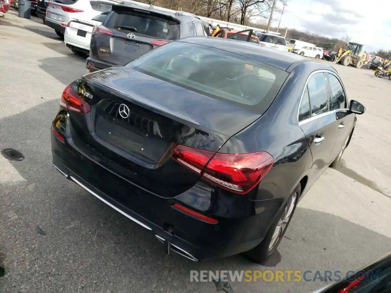 4 Photograph of a damaged car WDD3G4EBXKW028081 MERCEDES-BENZ A-CLASS 2019