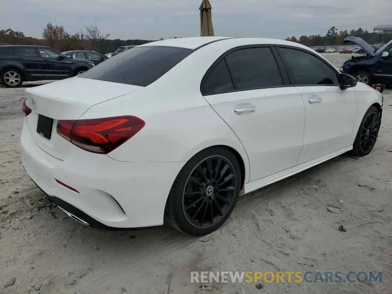 3 Фотография поврежденного автомобиля WDD3G4EBXKW028176 MERCEDES-BENZ A-CLASS 2019