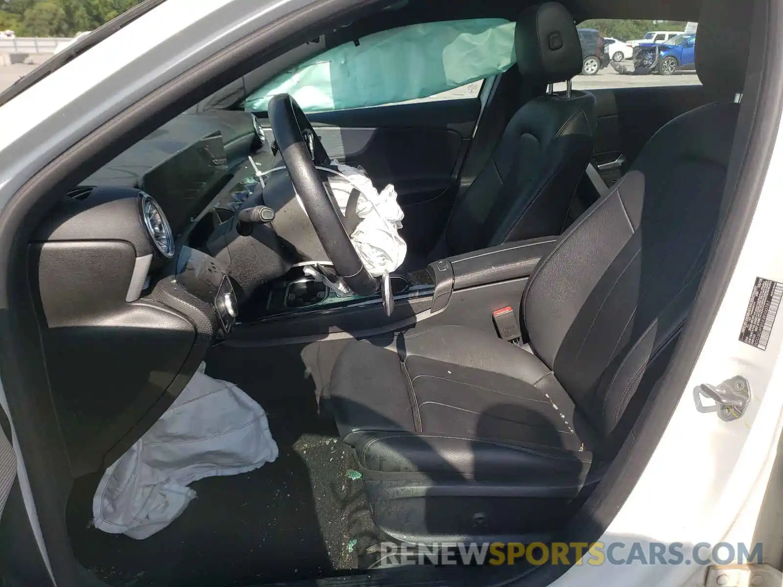 5 Photograph of a damaged car WDD3G4FB0KW000787 MERCEDES-BENZ A-CLASS 2019