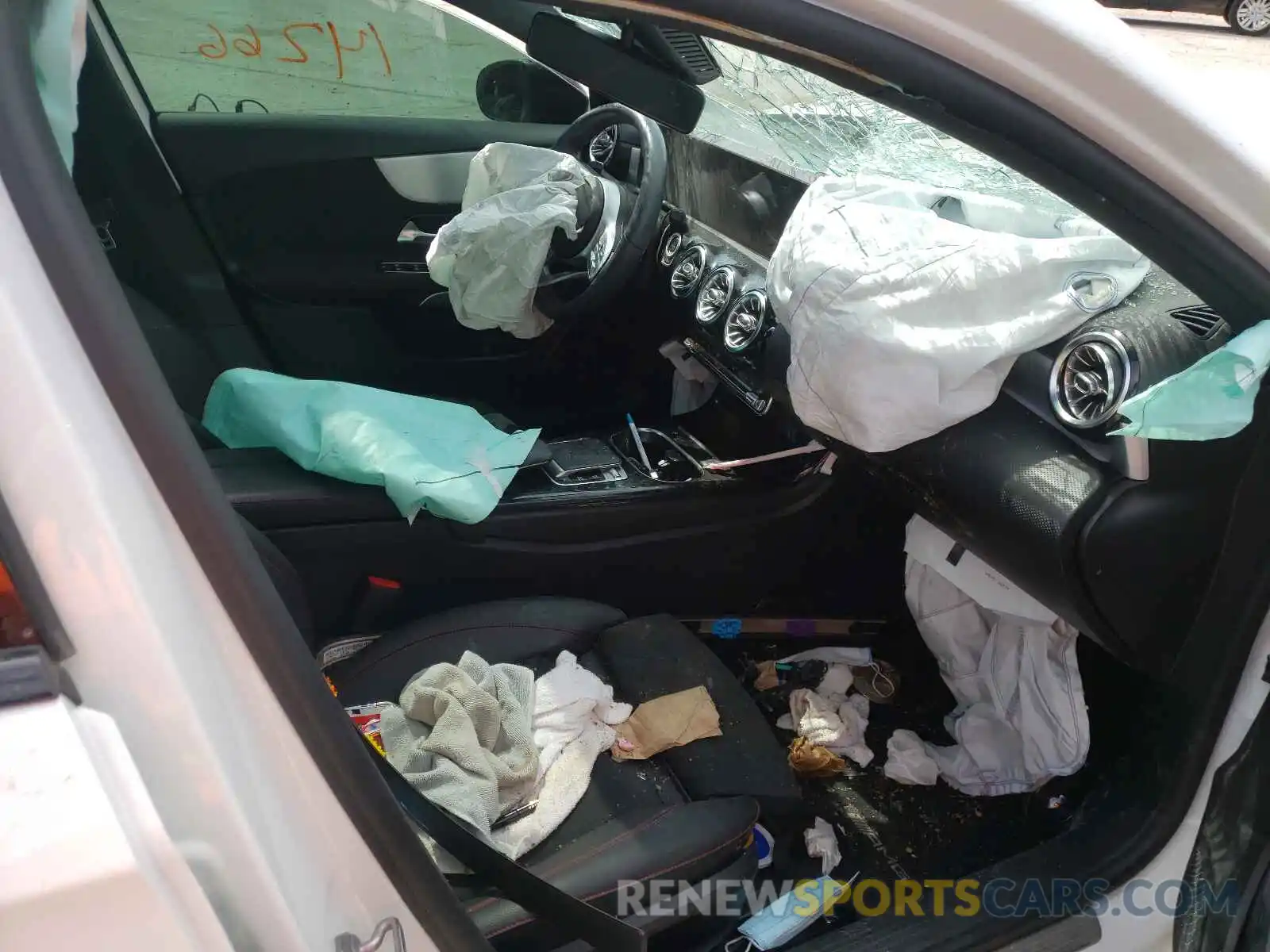 5 Photograph of a damaged car WDD3G4FB0KW020702 MERCEDES-BENZ A-CLASS 2019