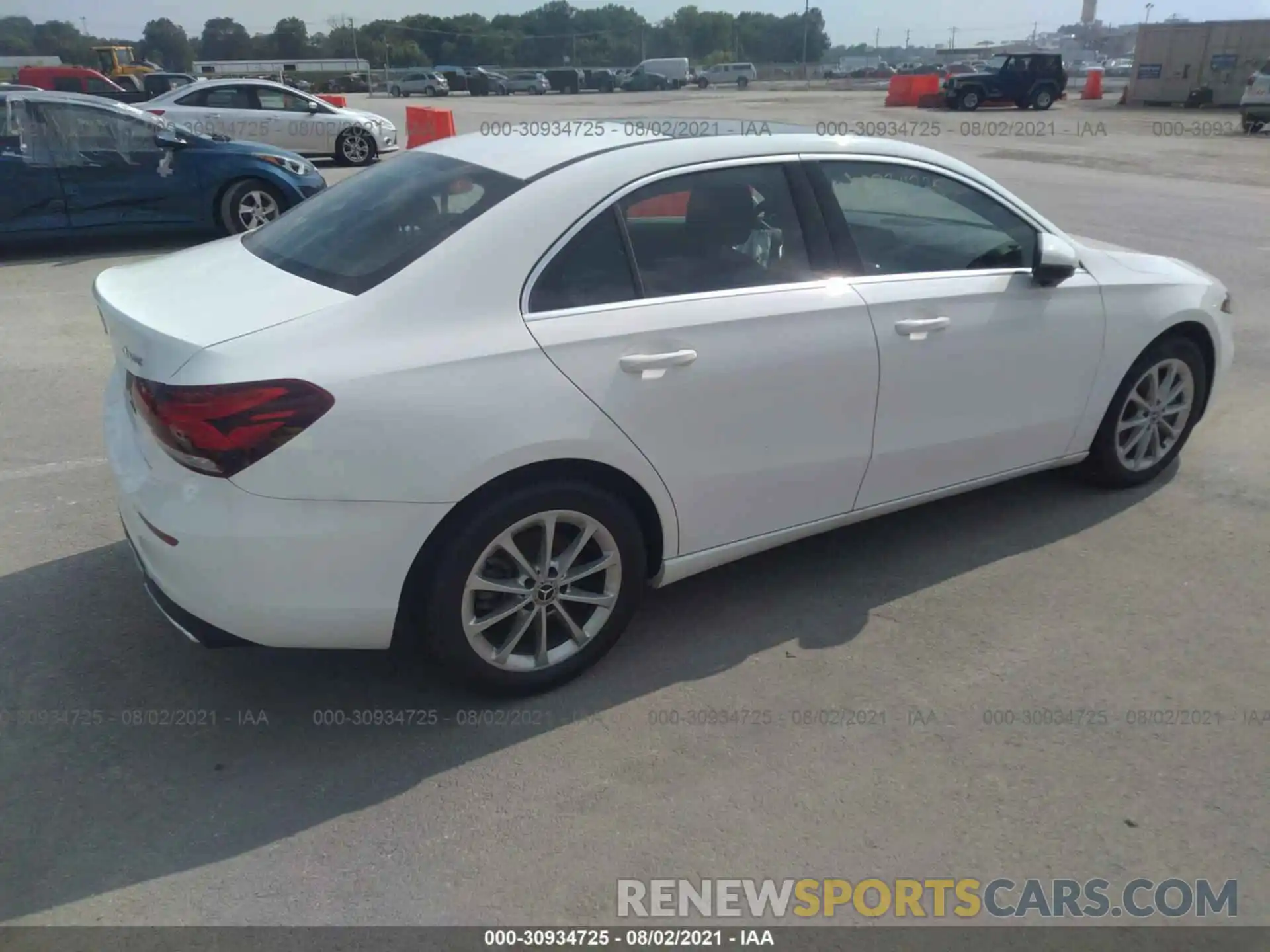 4 Photograph of a damaged car WDD3G4FB1KW019574 MERCEDES-BENZ A-CLASS 2019