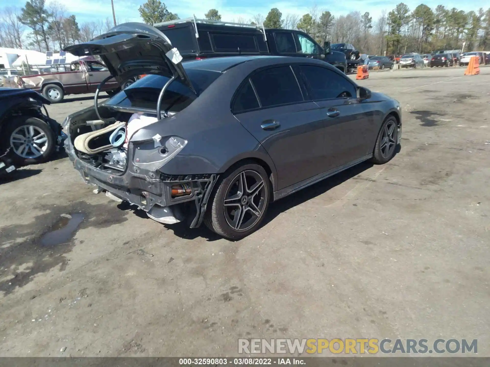 4 Photograph of a damaged car WDD3G4FB2KW001696 MERCEDES-BENZ A-CLASS 2019