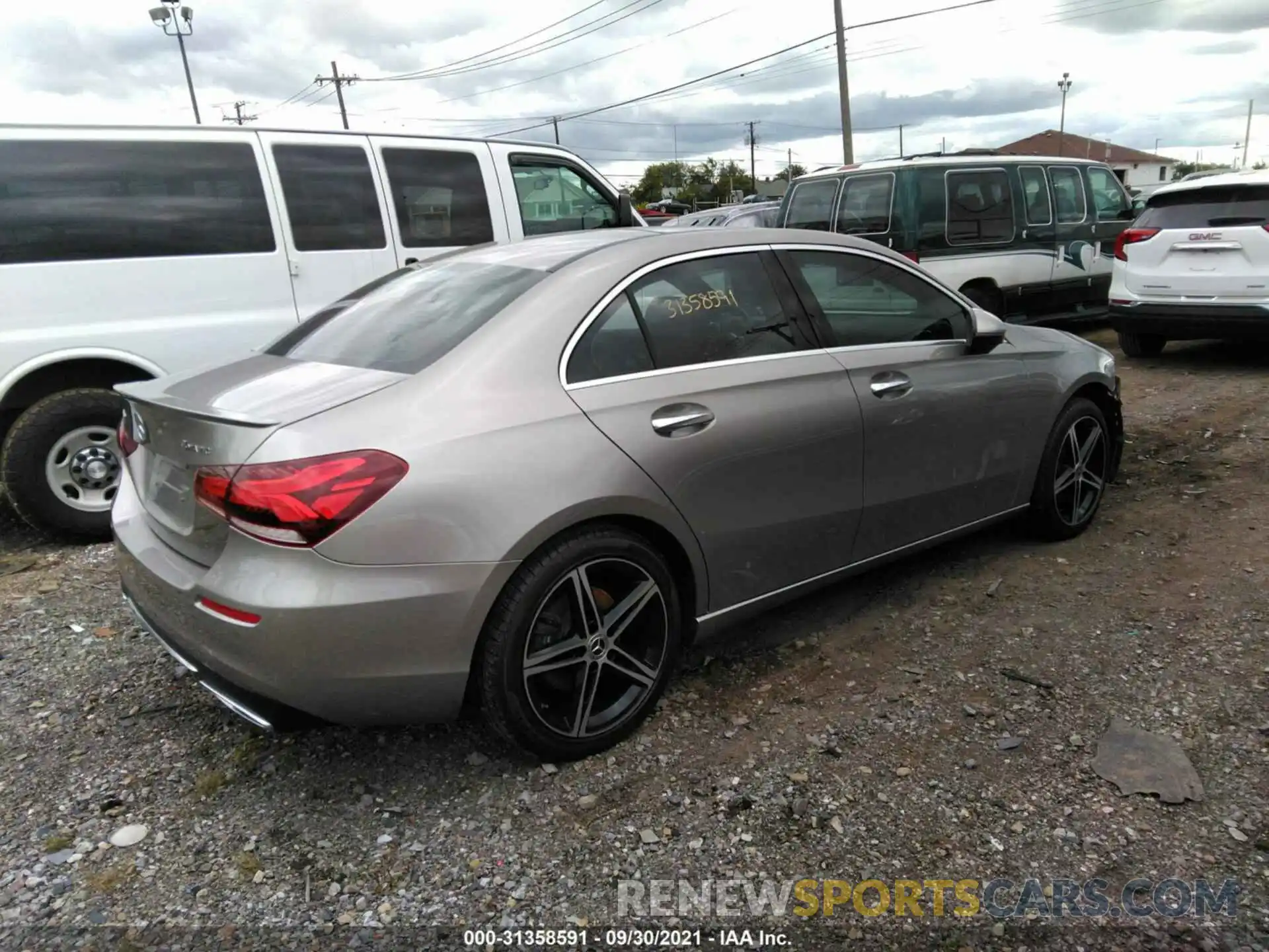 4 Photograph of a damaged car WDD3G4FB2KW010589 MERCEDES-BENZ A-CLASS 2019